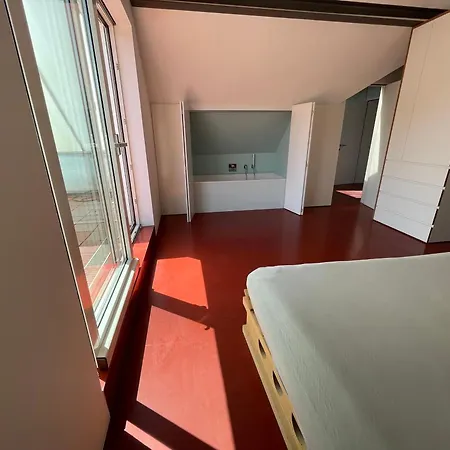 Sonnige Lichtquelle Am Bodensee 브레겐츠