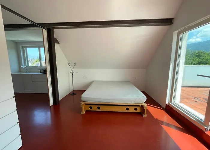 Sonnige Lichtquelle Am Bodensee *