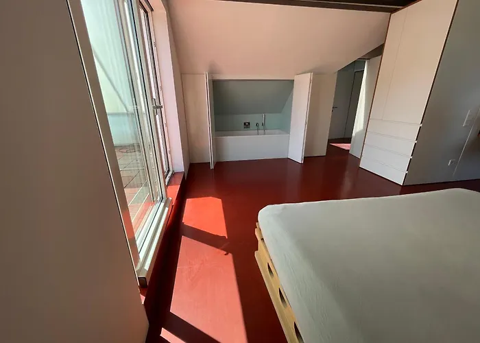 Sonnige Lichtquelle Am Bodensee 브레겐츠